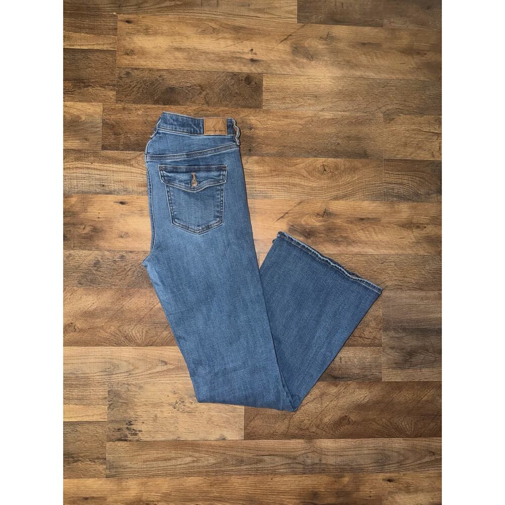 American Eagle women’s next level stretch low rise flare blue jeans - Picture 11 of 16